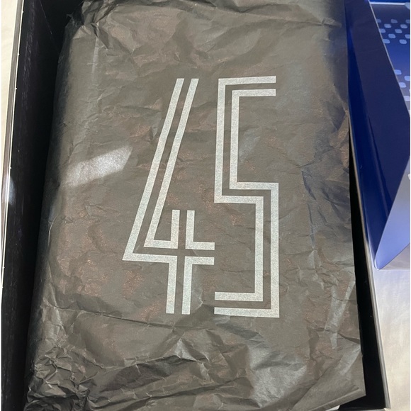 Air Jordan 11 Retro ‘ Space Jam ‘ - Picture 5 of 8